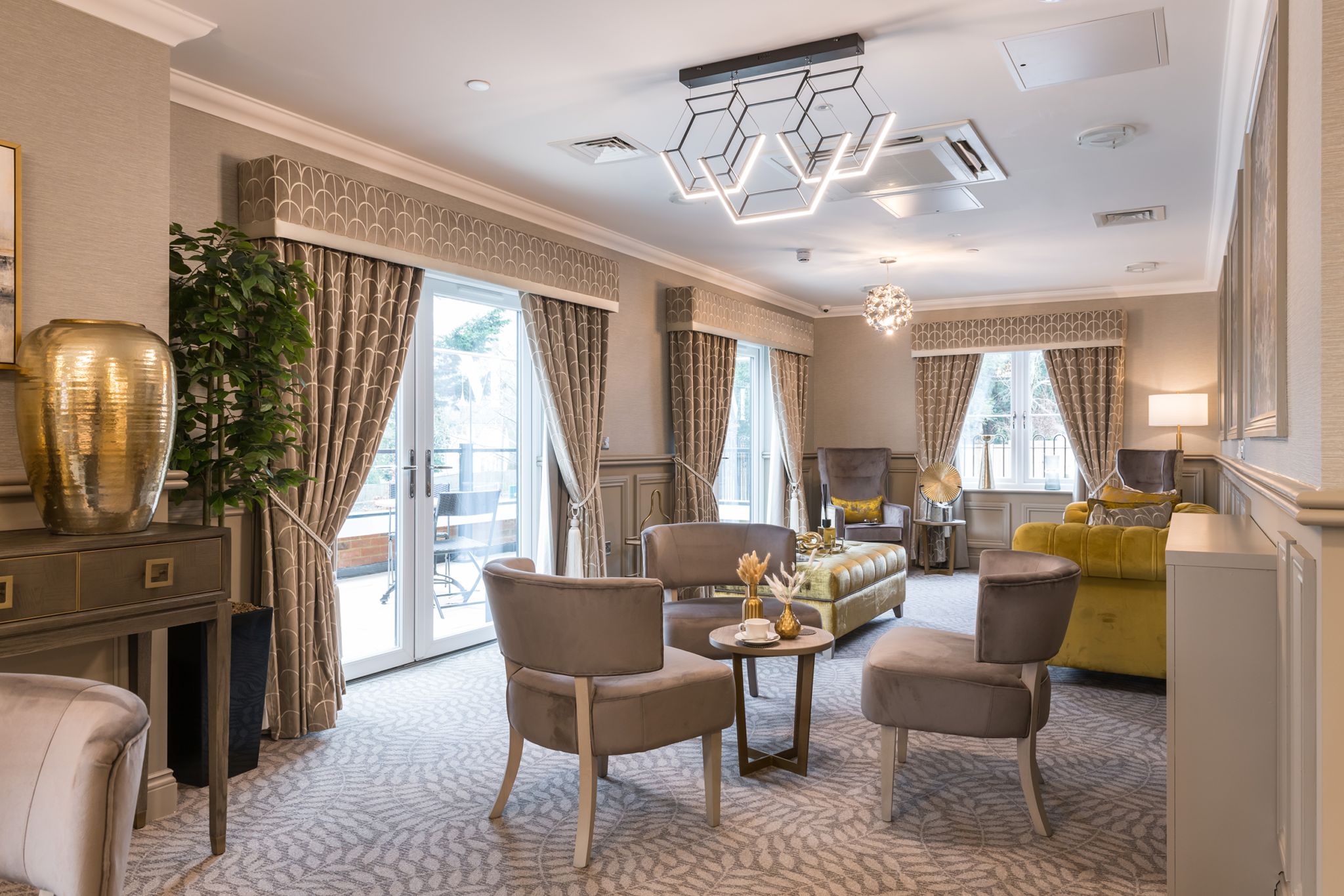 Merriman-Grange-in-Worthing-Cafe-Luxury-Lounge2
