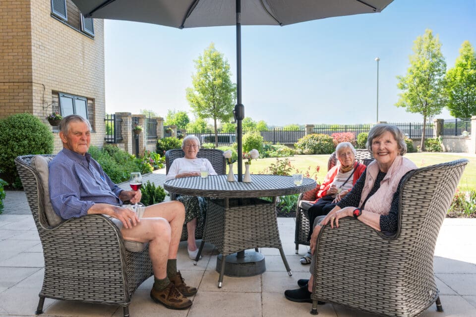 Wellington Vale in Waterlooville care home landscaped gardens6