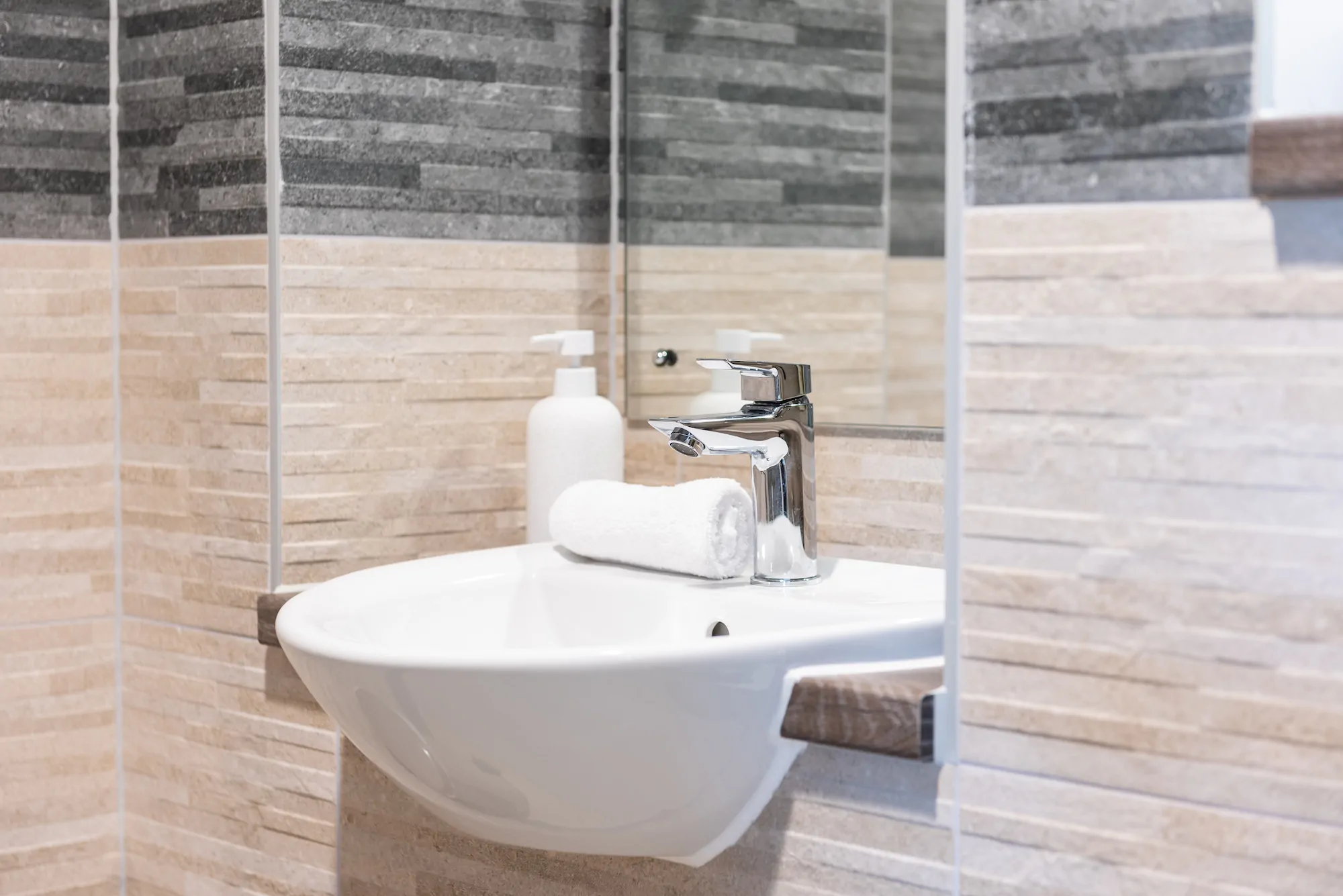 Bedrooms - Heathland House Care Home